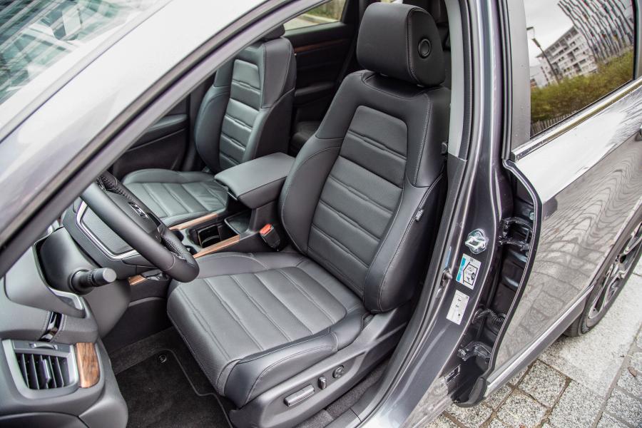 Интерьер Honda CR-V Origin Edition 2018 года  (фото 21 из 27)